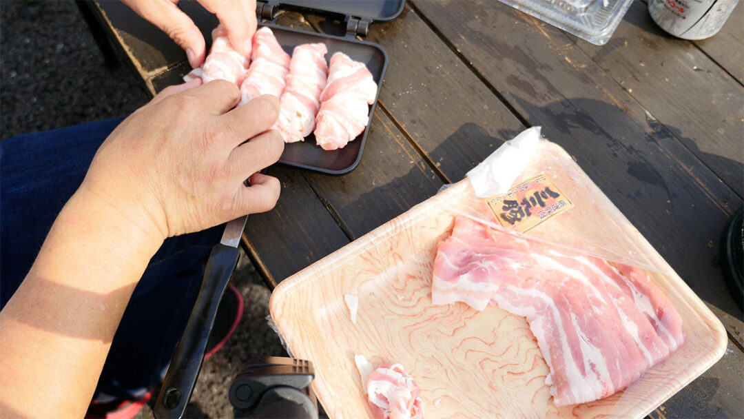【キャンプ飯】ホットサンドメーカーで簡単に作る肉巻き3種！