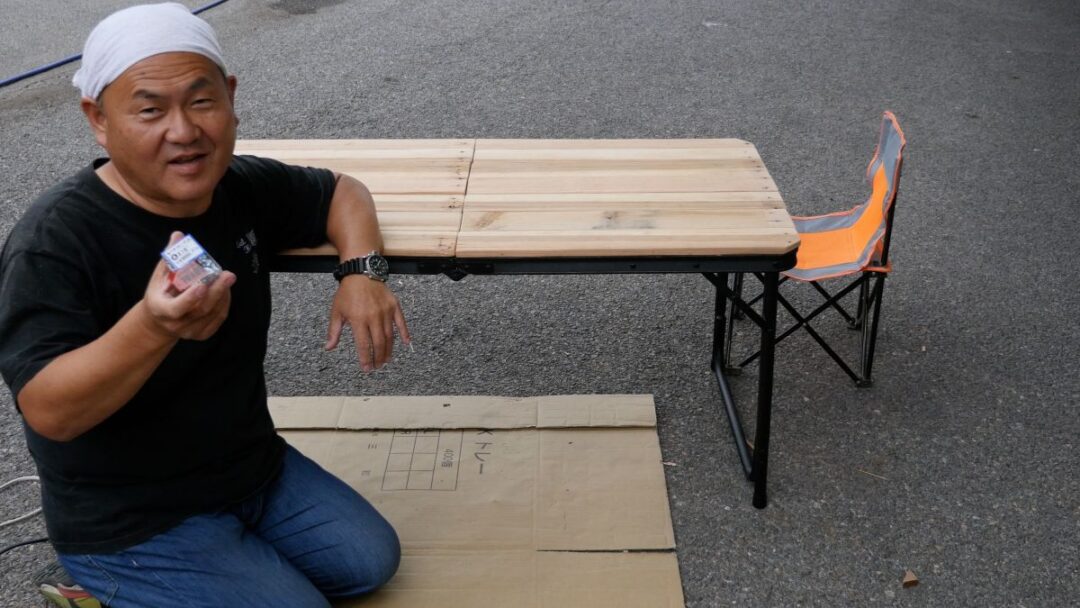 【DIY】20年前のキャンプテーブルを使って、レトロなウッドテーブルにリニューアル！