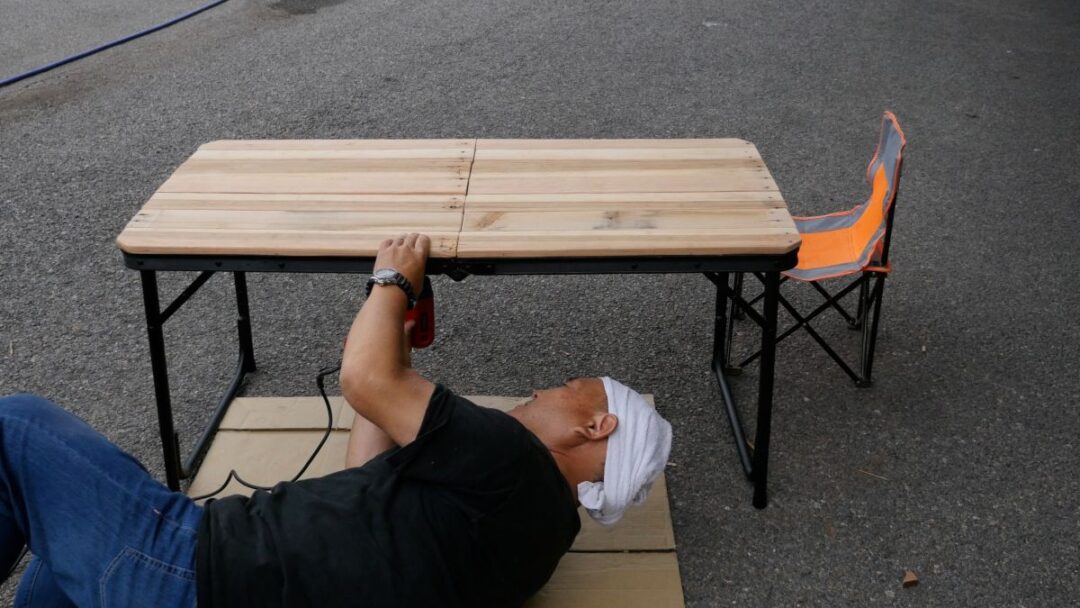 【DIY】20年前のキャンプテーブルを使って、レトロなウッドテーブルにリニューアル！